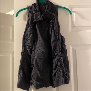 Lululemon Athletic Vest. Black. Size 2.